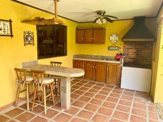 Hermosa Casa con Piscina Privada en Punta Leona - Granadilla - 3