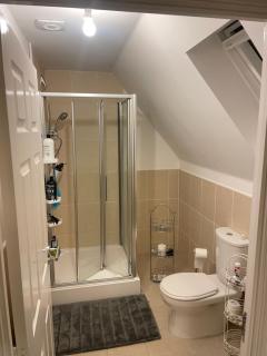 Beanie’s North Swindon DoubleBed - Blunsdon Saint Andrew - 3