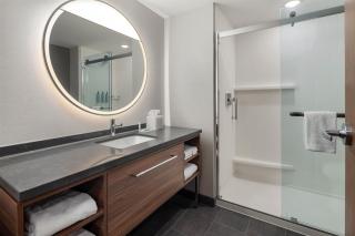 Courtyard by Marriott Bettendorf - Bettendorf - 2