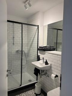 Zentrale, schöne Design-Wohnung im coolen Viertel - 1