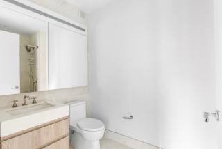 Gramercy 2br w elevator doorman nr park NYC-1233 - New York - 1