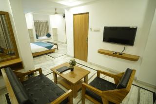 Hotel Udai Niwas By The Lake - 5
