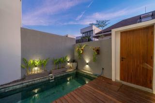 Sadila Estate 15 - Contemporary 2-Bedroom Pool Loft in Berawa - Canggu - 5