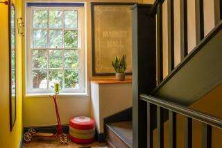 1960s Inspired City Centre Apartment for 4 with Parking - 4