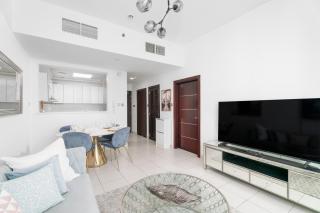 Nasma Luxury Stays - Sleek City Haven 1BR in Dubai's Glitz Residence 3 - Dubai - 6