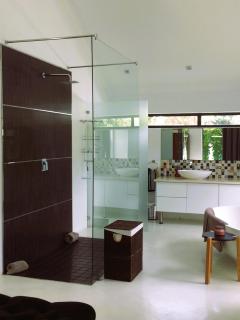 Leisure Isle 2 bedroom home with essential power. - 3