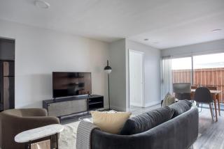 Blueground Fairfax pool nr mall dining LAX-1185 - 9