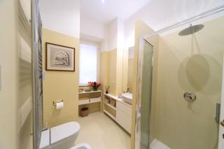 Bernini Stay, next to Trevi Fountain - Roma - 3
