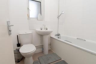 Modern 1 bed flat on the outskirts of Kingston - Teddington - 1