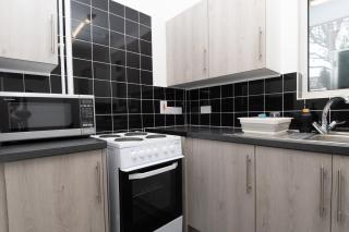 Modern 1 bed flat on the outskirts of Kingston - Teddington - 2
