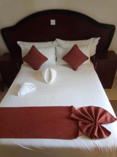 Okavango Roadside Guesthouse - Maun - 1