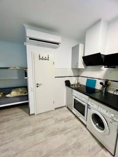 Neuwertiges Apartment mit schnellem WLAN, Netflix, Glasfaser, Kostenlose Privatparkplatz auch für Transporter geeignet R25 - Freiberg am Neckar - 4