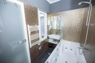 A Heritage Split - 6