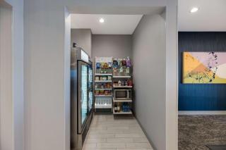 Spark by Hilton Midland South - Midland - 2