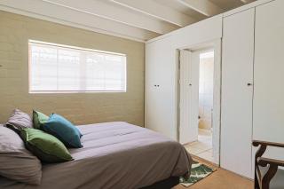 Old Onrus Family home all ensuite - 4