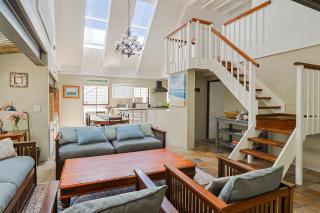 Old Onrus Family home all ensuite - 8