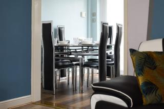 Spacious 4-Bed Family House - 4