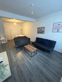 Charming Liverpool Home - Liverpool - 9