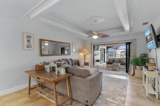 Minutes to the River! Dock, Large Lanai, Heated Pool - Margarita Villa - Cape Coral - 2