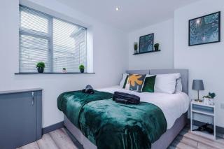 Elegant & Comfortable 1-BR Flat by Amazing Spaces Relocations Ltd - 6