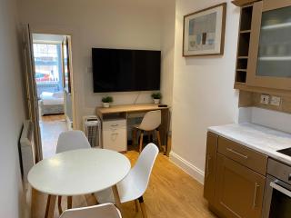 Impeccable 2-Bed Apartment in Central London - Londra - 4