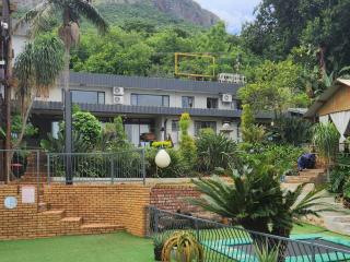 Yacht View Lodge - 9