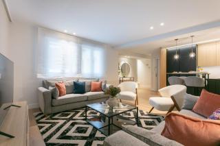 8-Person Luxury in the Heart of Madrid Prime Location Fuencarral I - Madrid - 0
