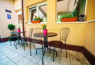 Guesthouse Smart - Bucharest - 9