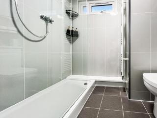 Cabin - Private Hot Tub & Swimming Pool - 1