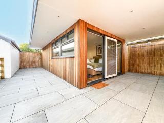 Cabin - Private Hot Tub & Swimming Pool - 2