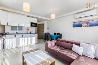 Sunny 2BR Penthouse with Spacious Rooftop Terrace by 360 Estates - San Ġwann - 5