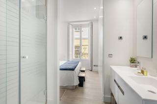 Charming Apartment Near Almudena and Royal Palace Perfect Madrid Stay Royal Palace II - Madrid - 3