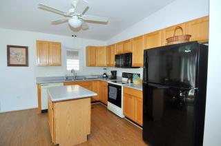Cacapon Connected - Wifi, Fire Pit, Game Room, King Bed, Deck, Grill, Fireplace, Pet Friendly, Garage for mountain bike storage - 6