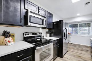 Centrally Located Little Gem - San Antonio - 8