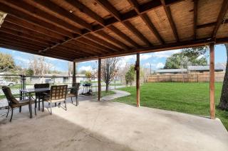 Centrally Located Little Gem - 7