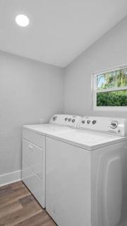 Mid-Century Modern Retreat by Coffee, Food + Shops - Tampa - 2