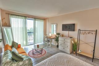 studio-condo, with a marina view! - Fort Walton Beach - 3