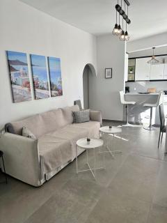White Swallow Suite Santorini - Vourvoulos - 1