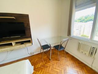 Studio completo no Catete, em andar alto, com vista livre , próximo Metrô e praia do Flamengo, ar , wifi, tv, pauloangerami RC214 - Rio de Janeiro - 3