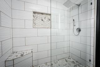 Modern 3 BR home w hot tub movie room dog park - Indianápolis - 4