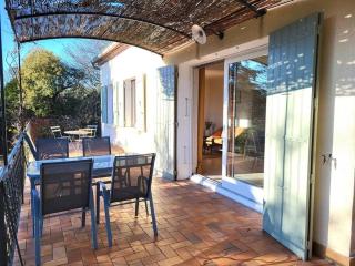 Maison avec piscine chauffée, centre village - 6