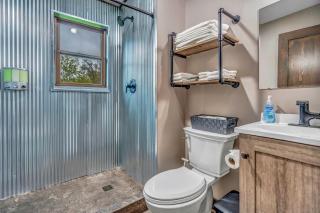 Rustic Hideaway sleeps 4 Hot tub - De Soto - 6