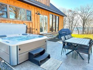 Moonlight Ridge sleeps 8 hot tub - De Soto - 1
