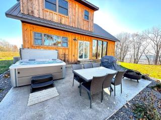 Moonlight Ridge sleeps 8 hot tub - De Soto - 2