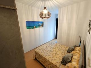 Cozy 2BR Getaway - Stylish Stay in Grand Baie - Grand-Baie - 6