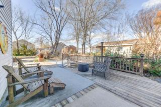 Adorable Cottage Fire Pit, Walk to Colonial Beach - Colonial Beach - 9