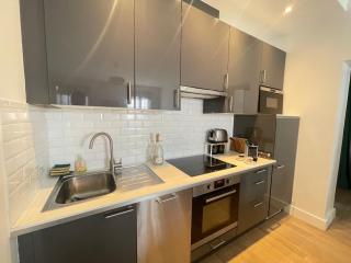 Appartement, Centre ville, métro Louise Michel L3, 5 min Paris - 6