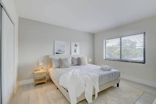 2BR Coastal Getaway! - Fort Lauderdale - 9