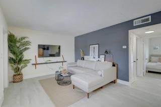 2BR Coastal Getaway! - Fort Lauderdale - 6
