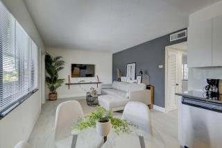 2BR Coastal Getaway! - Fort Lauderdale - 3